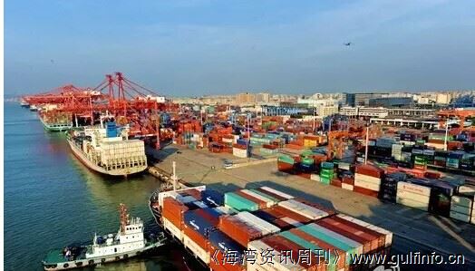 振华重工与迪拜港口世界集团签订码头设备合同