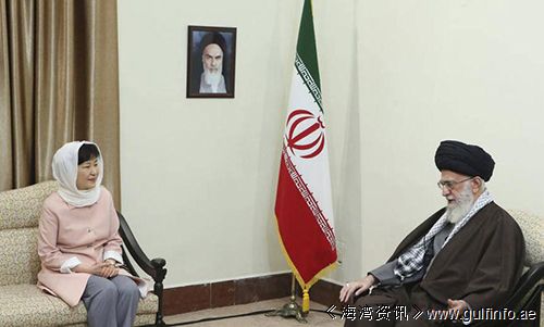 朴槿惠头戴伊斯兰头巾访伊朗 为韩国产业抢占市场找出路