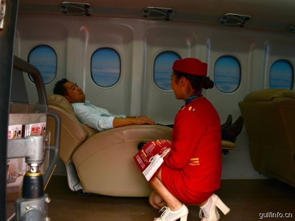 阿联酋空姐印象中国乘客