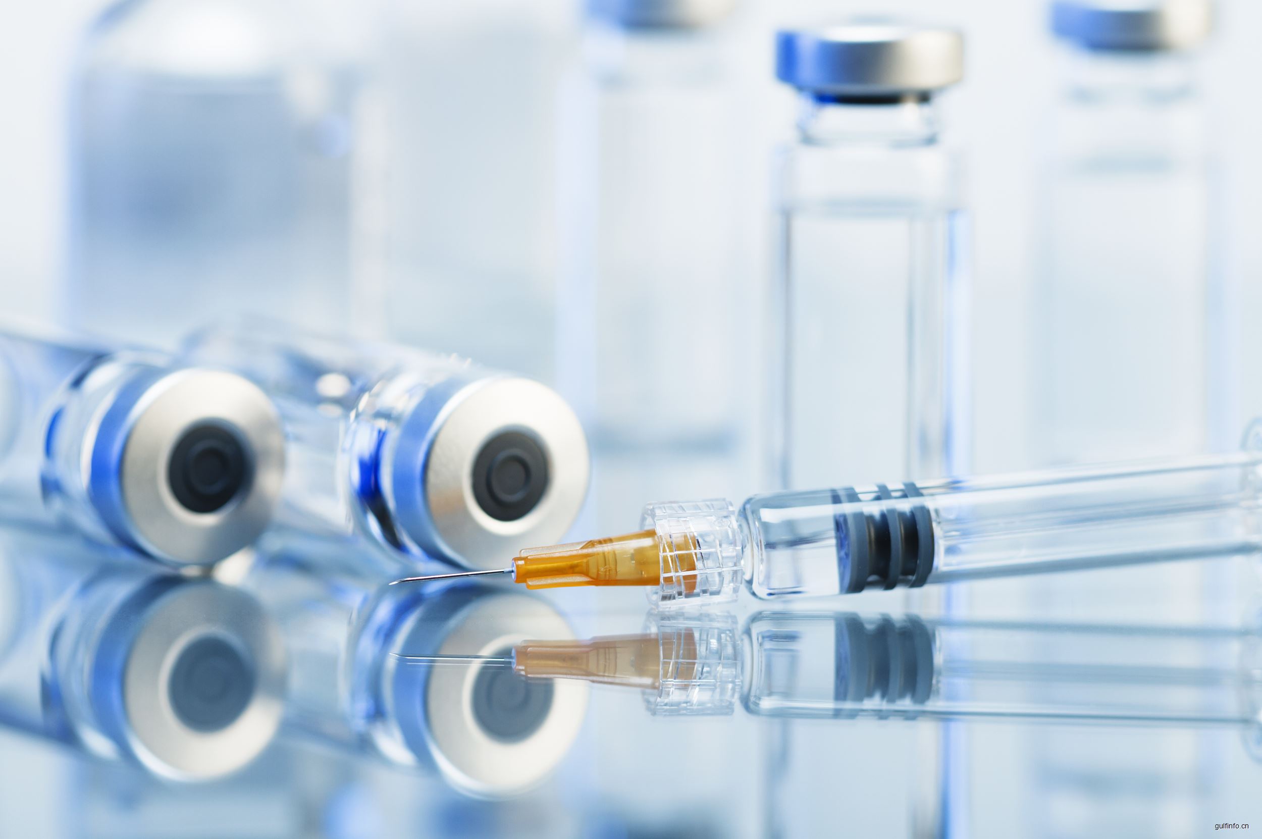 阿联酋批准中国新冠疫苗投入使用